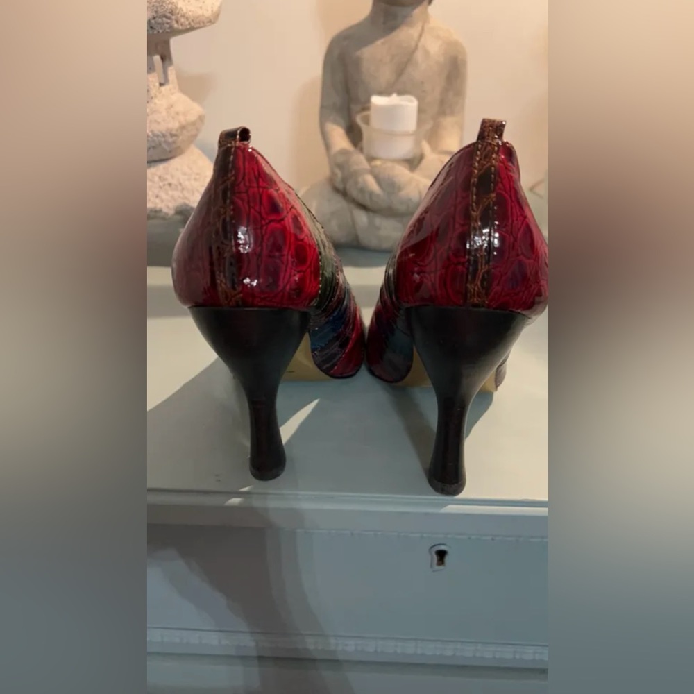 Ladies Heels 👠 - Picture 2 of 5